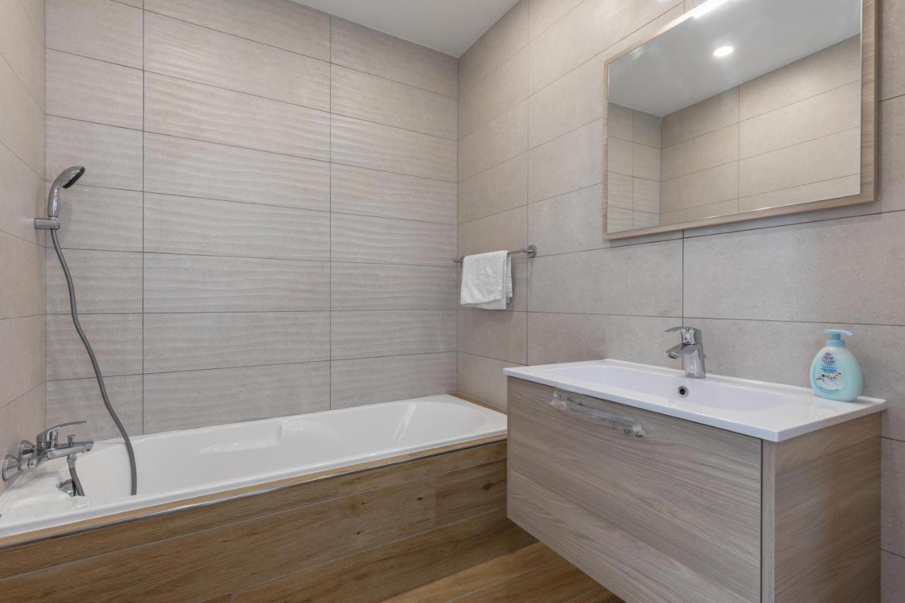 Unique Penthouse With Private Heated Jacuzzi, Close To Restaurants And Night Life Is-Swieqi Kültér fotó