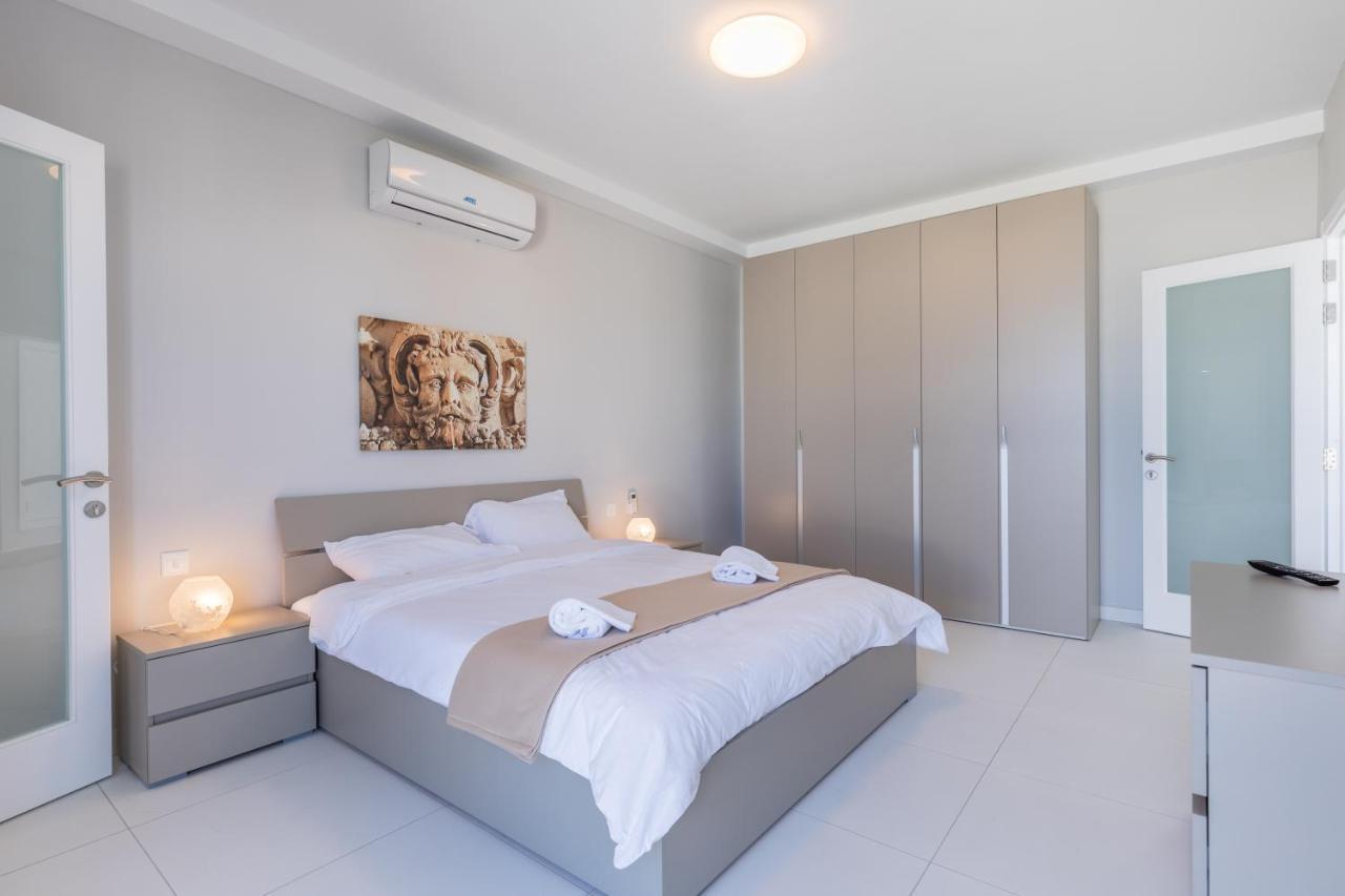 Unique Penthouse With Private Heated Jacuzzi, Close To Restaurants And Night Life Is-Swieqi Kültér fotó